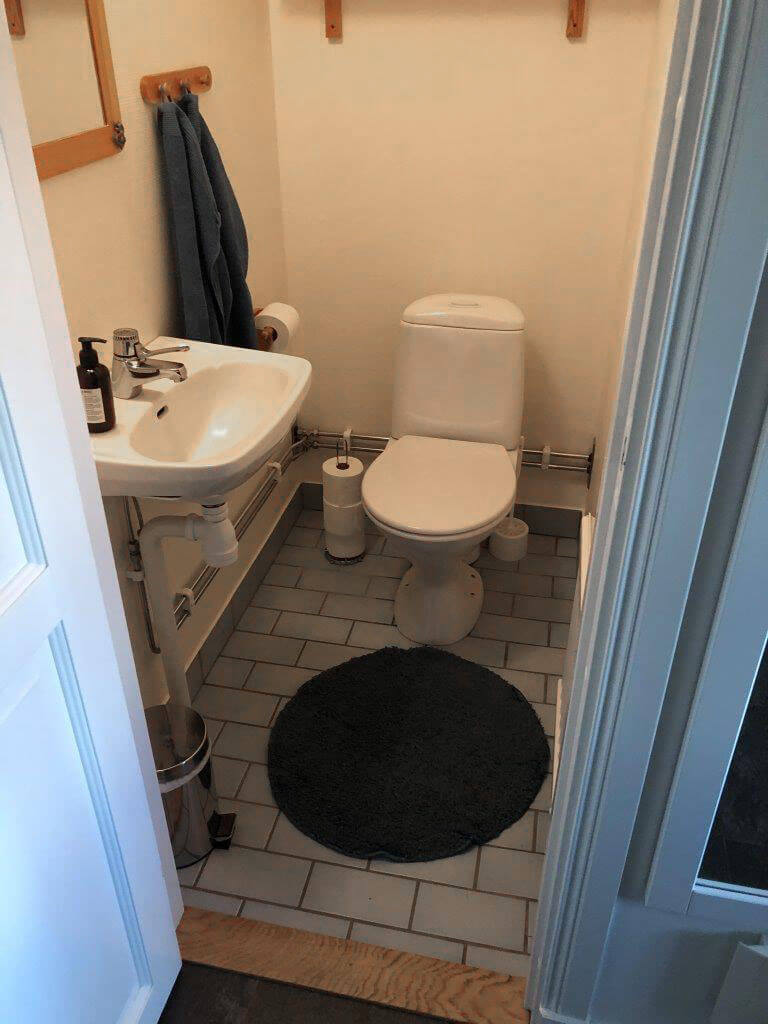 M5 Bygg villarenovering Pershagen - toalett före renovering